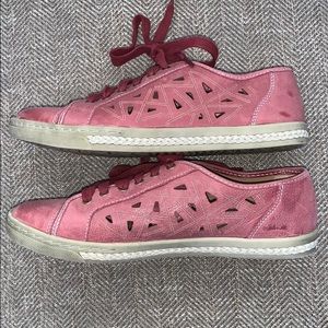 red earth shoes
